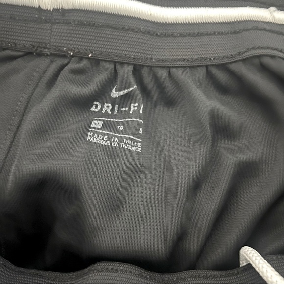 Nike Women’s Swoosh Dri-Fit ISoFly Basketball Shorts Size XL Black Activewear - Picture 7 of 7